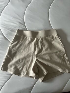 NinePine Light Ponte Shorts - Beige